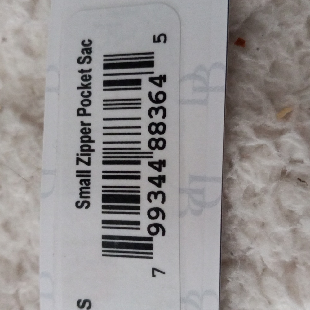 NWT Dooney & Bourke Small Zipper Pocket Leather Sac in Chestnut. Brand New. - Picture 6 of 9